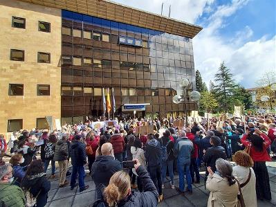El CERMI Asturias se concentra reclamando “dignidad y respeto” en los acuerdos que se adopten en la acción concertada