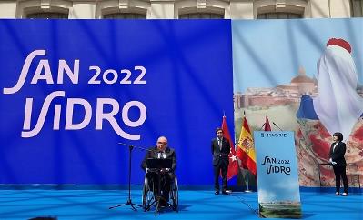 Óscar Moral, presidente de CERMI Comunidad de Madrid, interviene en el acto de entrega de las medallas de Madrid