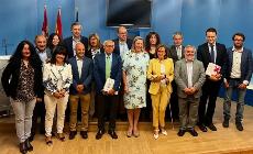 Foto de familia tras la reunión entre la Consejería de Familia e Igualdad de Oportunidades y la Junta Directiva de CERMI Castilla y León