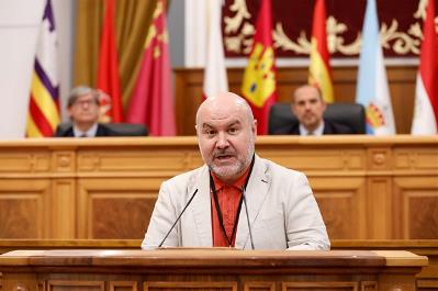 El presidente del CERMI, Luis Cayo Pérez Bueno, en el Foro Interparlamnetario de Discapacidad y Accesibilidad, organizado por las Cortes de Castilla-La Mancha