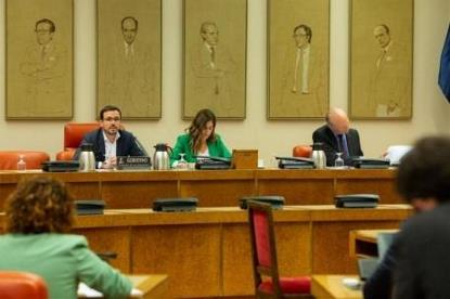 el ministro de Consumo, Alberto Garzón, en el transcurso de su comparecencia en la Comisión de Sanidad y Consumo del Congreso de los Diputados
