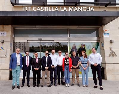 Bellido visita ONCE y CERMI y cuenta las obras de accesibilidad en Las Cortes de Castilla-La Mancha