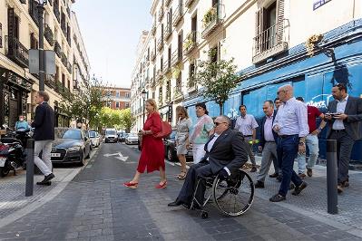 El barrio de Justicia de Madrid estrena un espacio público mejorado que prioriza la movilidad peatonal y garantiza la accesibilidad