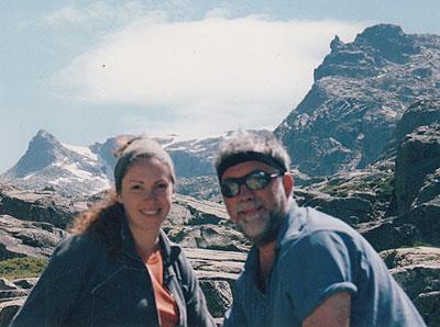 Jesús Flores, con su pareja, es un apasionado de la montaña