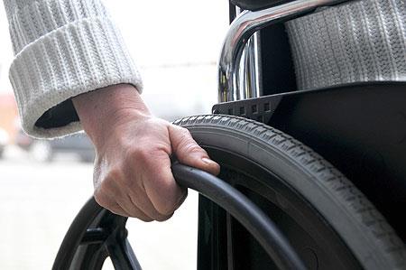 Usuario de silla de ruedas