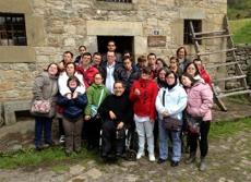 Más de medio cententar de personas con discapacidad visitan Liébana y Vega de Pas con el programa de "ocio y cultura" del Ayuntamiento de Santander y el CERMI Cantabria