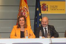 Fátima Báñez y Luis Cayo Pérez Bueno, tras la reunión del Comité Ejecutivo del CERMI