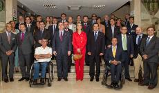 Foto de familia de la Asamblea General del Comité Paralímpico Español, con el presidente del CERMI, Luis Cayo Pérez Bueno, el segundo a la derecha de la imagen