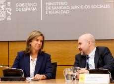 Ana Mato, ministra de Sanidad, Servicios Sociales e Igualdad y Luis Cayo Pérez Bueno, presidente del CERMI