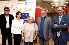 Foto de familia de los participantes en la mesa redonda del CERMI sobre las elecciones europeas