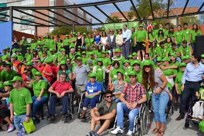 La consejera de Sanidad y Política Social, María Ángeles Palacios, clausuró el VIII Día del voluntariado de Iberdrola, que la compañía organizó en el Jardín de la Seda de Murcia, en colaboración con e