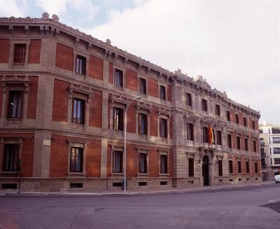 Fachada del Parlamento de Navarra