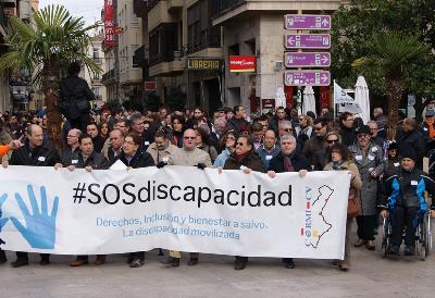 Más de 3.000 personas participan en la marcha SOS Discapacidad en Valencia para alertar sobre la precaria situación del sector