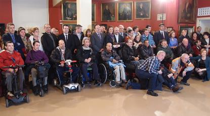 El Ayuntamiento de Logroño recibe el Premio Cermi.es 2013