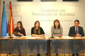 Rueda de prensa tras la reunión entre la presidenta del CERMI Asturias, Mónica Oviedo, y la consejera de Bienestar Social y Vivienda, Esther Díaz