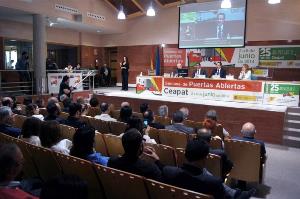 Entrega de premios en la sede del CEAPAT, en el marco del acto central de celebración del 25 aniversario del organismo