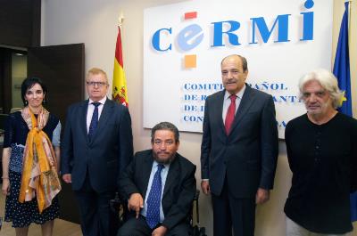 El comisionado de la ONU Carlos Ríos en rueda de prensa en el CERMI