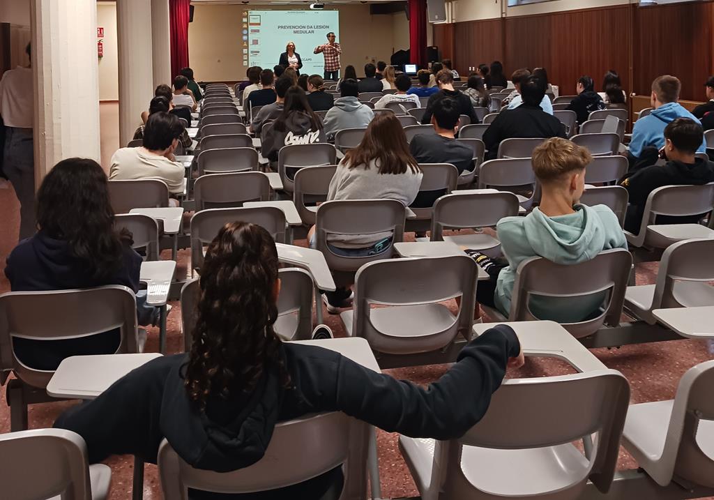 COGAMI sensibiliza al alumnado del IES O Couto de Ourense sobre la discapacidad