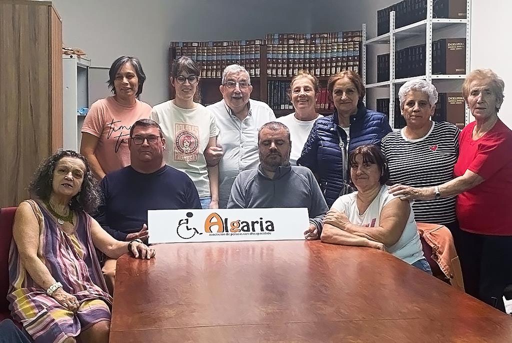 La asociación ALGARIA finaliza los talleres de barro-fimo y macramé