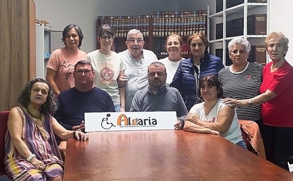 La asociación ALGARIA finaliza los talleres de barro-fimo y macramé