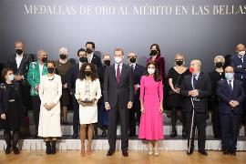 Los Reyes, con los galardonados por la creación, fomento o conservación de la cultura y el arte en 2020 con las Medallas de Oro al Mérito en las Bellas Artes