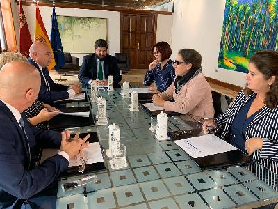 Pilar Morales, Asociación de Salud Mental de Águilas (Murcia), en una reunión del CERMI Región de Murcia