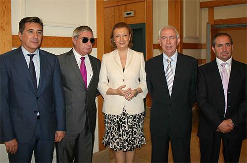 De izquierda a derecha: Ricardo Oliván, José Antonio Bes, Luisa Fernanda Rudi, Francisco Bono y Santiago Villanueva.