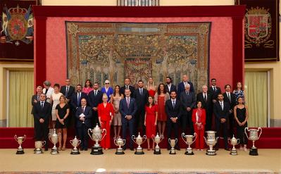 LOS REYES ACOMPAÑADOS DE LOS GANADORES DE LOS PREMIOS NACIONALES DEL DEPORTE 2019 Y DEL PREMIO NACIONAL DEL DEPORTE EXTRAORDINARIO 2020 © Casa de S.M. el Rey