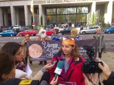 Paloma Pastor, presidenta de la Fundación Sin Daño y activista del daño cerebral infanto-juvenil con su famili