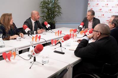 Foto de todos los expertos durante la celebración de la mesa cermi 'Lo que la discapacidad puede hacer de bueno por la sociedad'