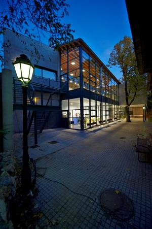 Exterior del edificio donde se aloja el Centro de Promoción de la Autonomía Personal de la Asociación Síndrome de Down Burgos