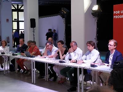 Representantes del CERMI durante la reunión