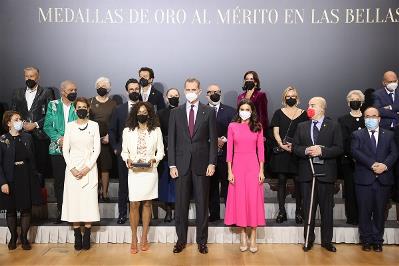 Los Reyes, con los galardonados por la creación, fomento o conservación de la cultura y el arte en 2020 con las Medallas de Oro al Mérito en las Bellas Artes