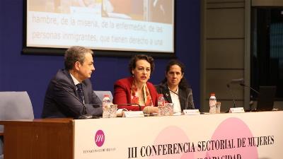 Zapatero, Magdalena Valerio y Ana Peláez