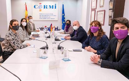 La presidenta de Ciudadanos, Inés Arrimadas, durante su visita a la sede del CERMI Estatal y Fundación CERMI Mujeres