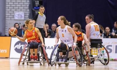 Sonia Ruiz, deportista y diputada del PP en la Asamblea regional de Murcia, en un partido de baloncesto