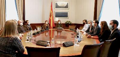 Reunión del ministro de Consumo con representantes del CERMI