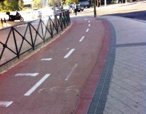 Carril bici en una acera