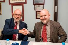 El fiscal general del Estado, José Manuel Maza Martín, y el presidente del CERMI, Luis Cayo Pérez Bueno, tras la firma de un convenio de colaboración