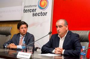 Luciano Poyato, presidente de la Plataforma del Tercer Sector, y Borja Fanjul, director general de Discapacidad