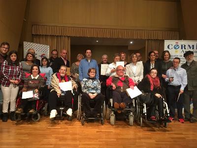 Imagen de los premiados del V Concurso de Pintura y Escultura CERMI Aragón "Trazos de Igualdad"