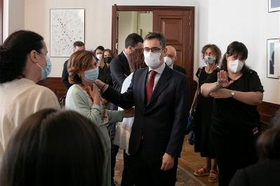 El CERMI en el Congreso con El ministro de la Presidencia, Félix Bolaños, y otros representantes del Parlamento