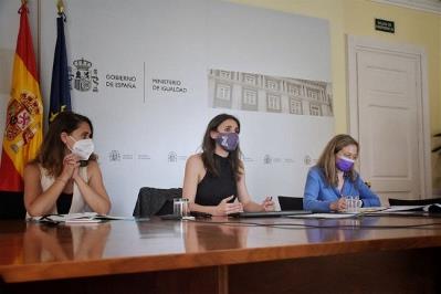 Noelia Vera, secretaria de Estado de Igualdad y Contra la Violencia de Género; Irene Montero, ministra de Igualdad; y Victoria Rosell, delegada del Gobierno contra la Violencia (Foto: Minst. Igualdad)