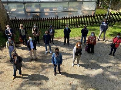 Personas manifestándose (Foto: EAPN Cantabria)