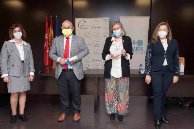 Foto de familia de los participantes en la entrega del Premio Cermi.es.