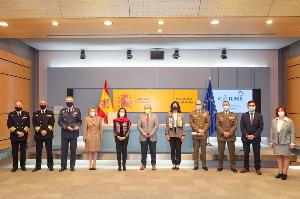 Foto de familia tras el Acto de entrega del premio cermi.es en el ministerio de Defensa