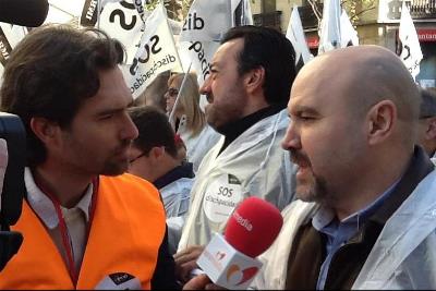 García, entrevistando al presidente del CERMI.